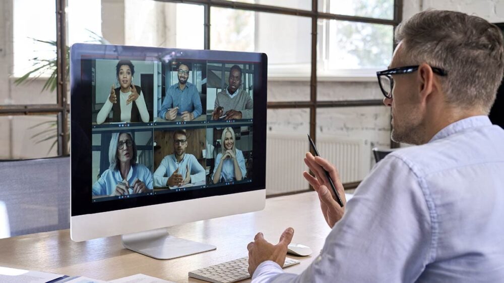 Mastering virtual communication guide | Duarte