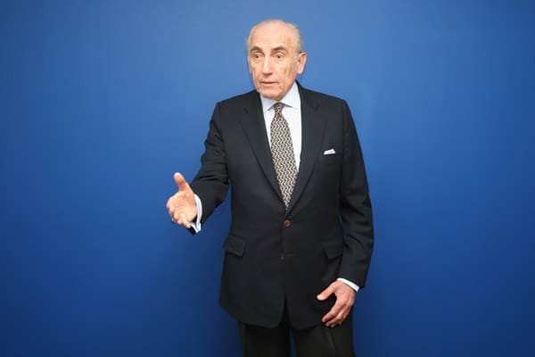 Jerry Weissman showing that eye contact and reaching out can create animation